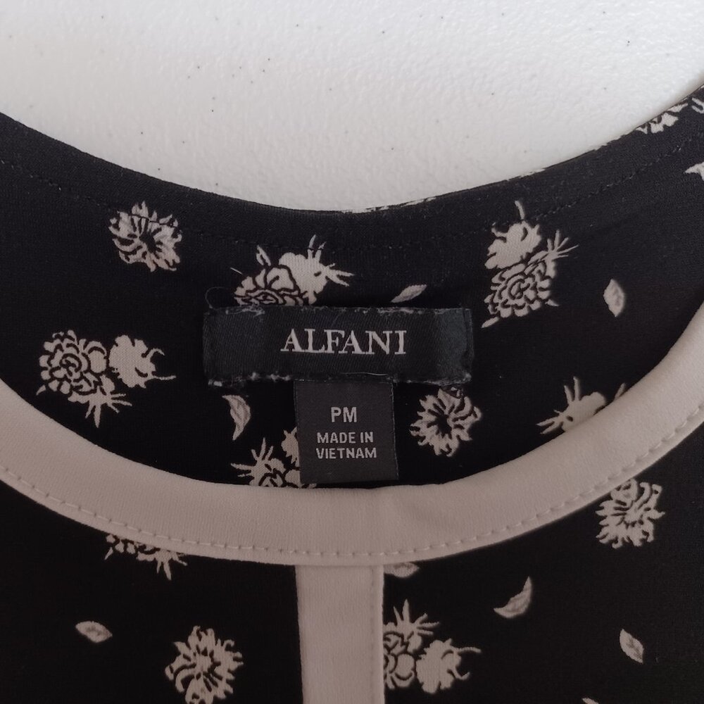 Women's Alfani Black & White Sleeveless Blouse w/side slits‎ Size Petite Medium - Picture 3 of 8